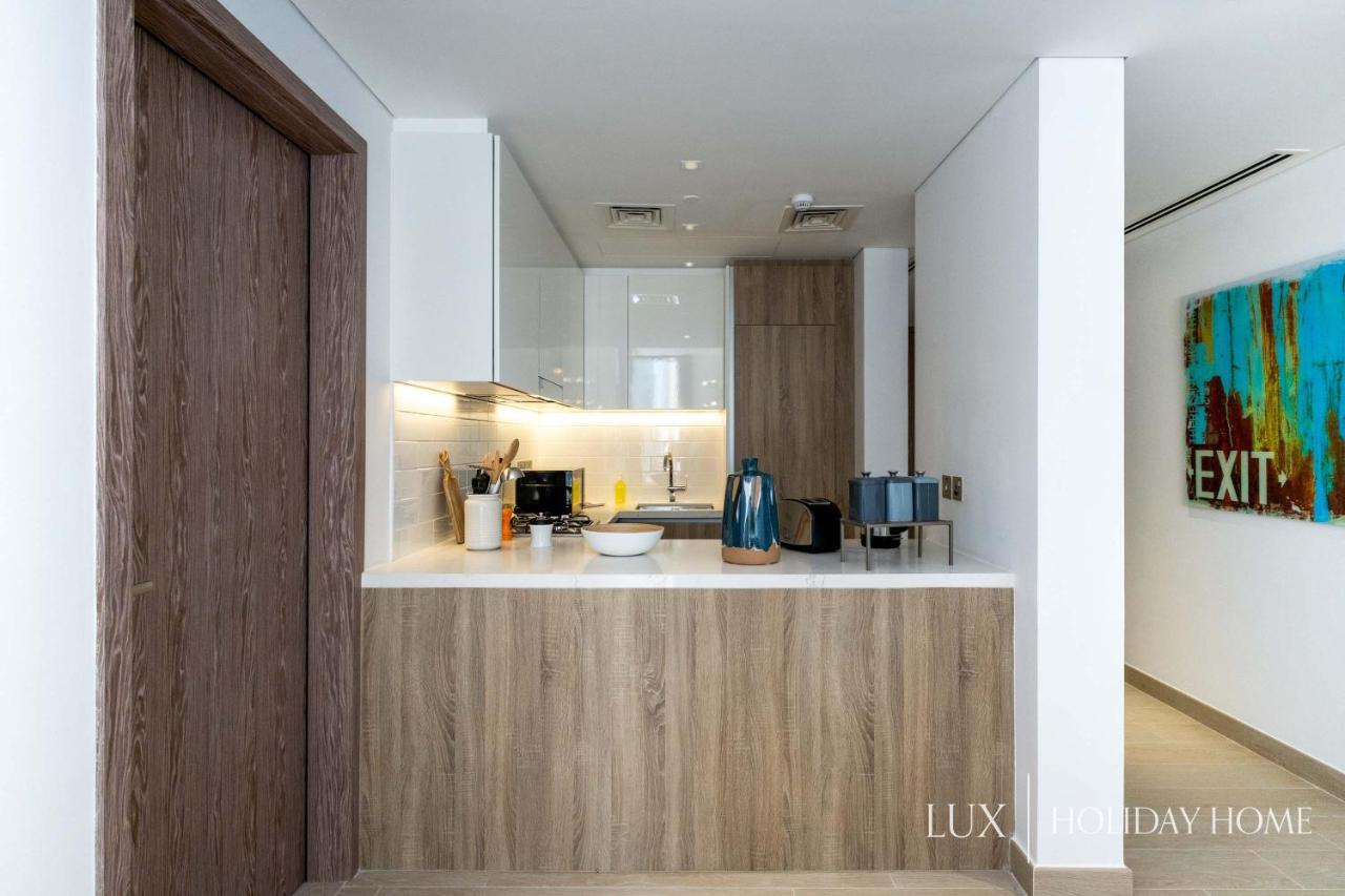 Lux - Contemporary Suite With Full Marina View Dubai Bagian luar foto