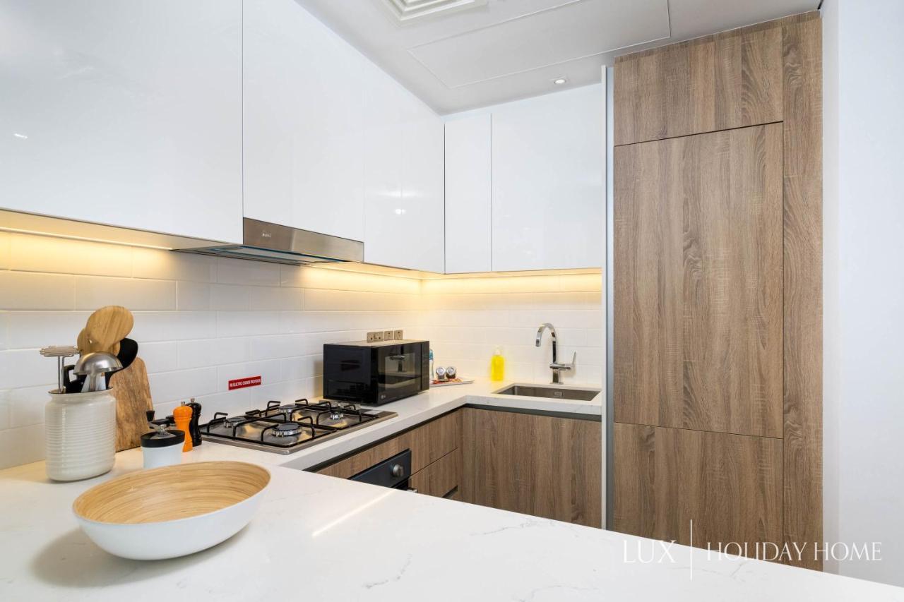 Lux - Contemporary Suite With Full Marina View Dubai Bagian luar foto